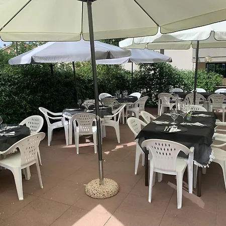 מלון Belvedere 2*